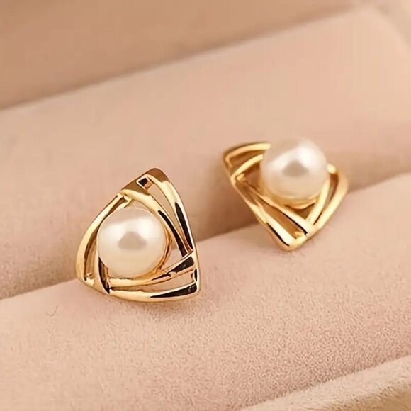 Jewelry - 14K Gold Womens Twisted Natural Freshwater White Pearl Stud Earrings New Jewelry